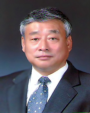 백윤식 고문